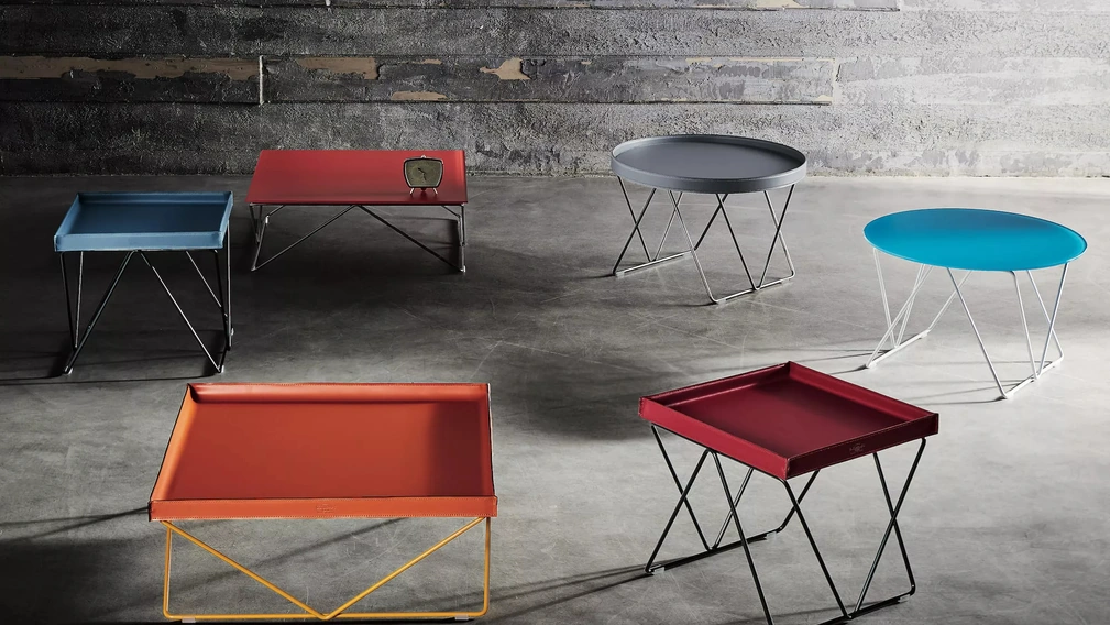 Tavolino Flexus con top in cuoio di Bontempi