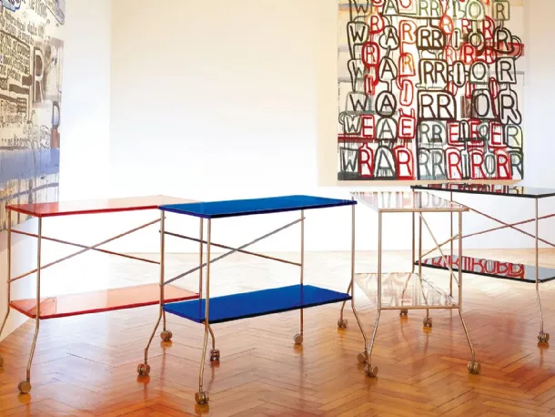 Tavolino Flip con piani in plexiglas e struttura in acciaio di Kartell