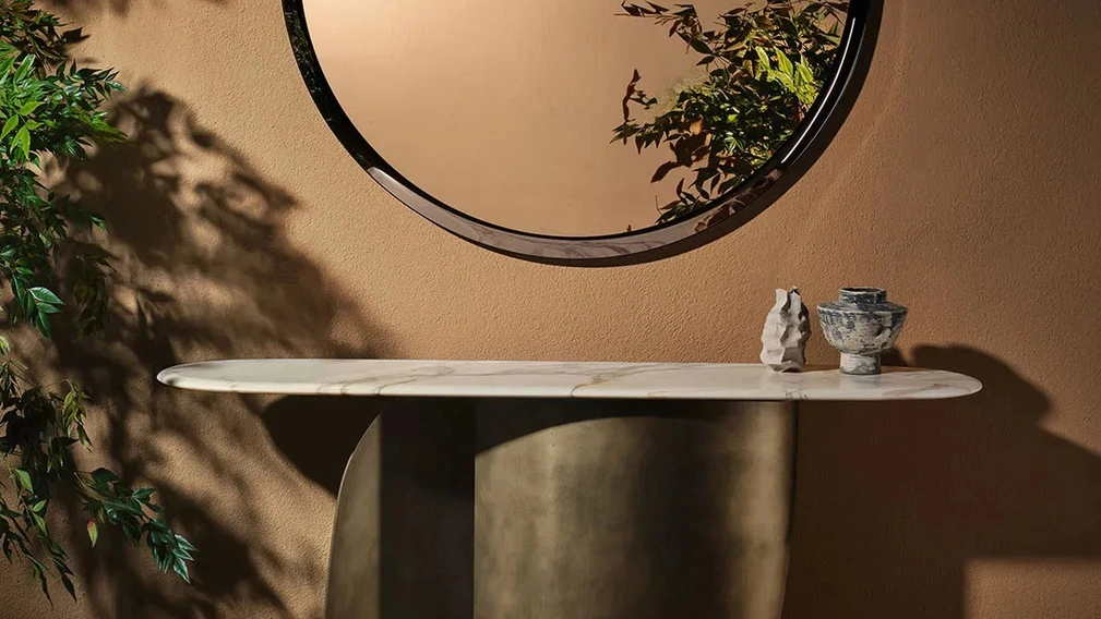 Specchio Halo con cornice in vetro di Nature Design