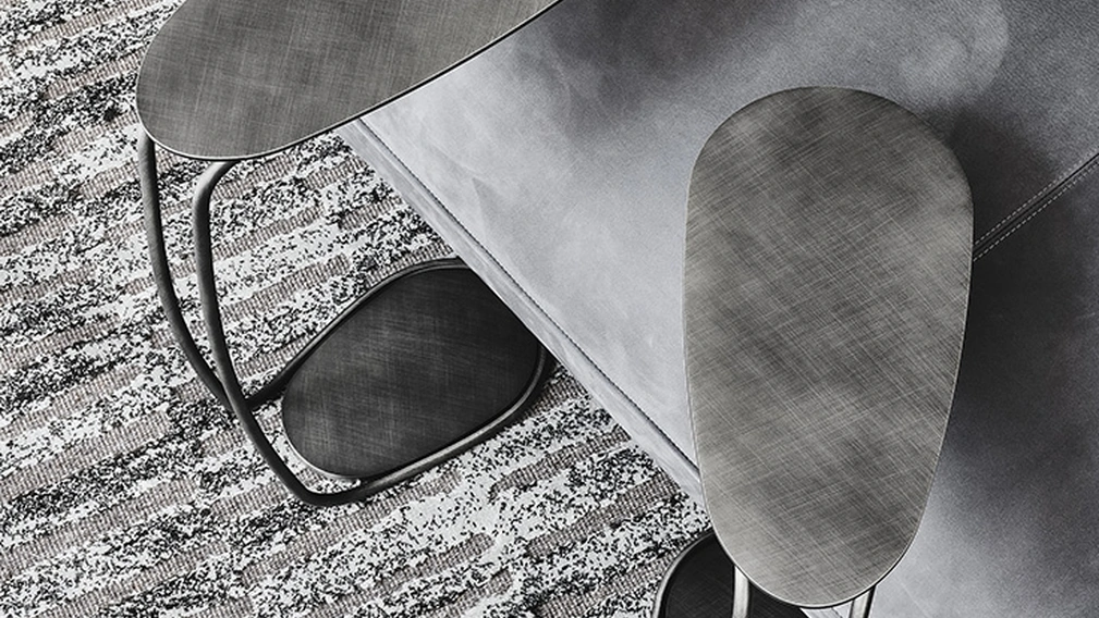 Tavolino con base e piano in acciaio verniciato Yago di Cattelan Italia