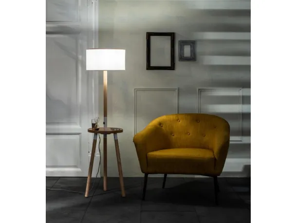 Lampada da terra Acrux in legno di faggio con paralume in tessuto di Stones