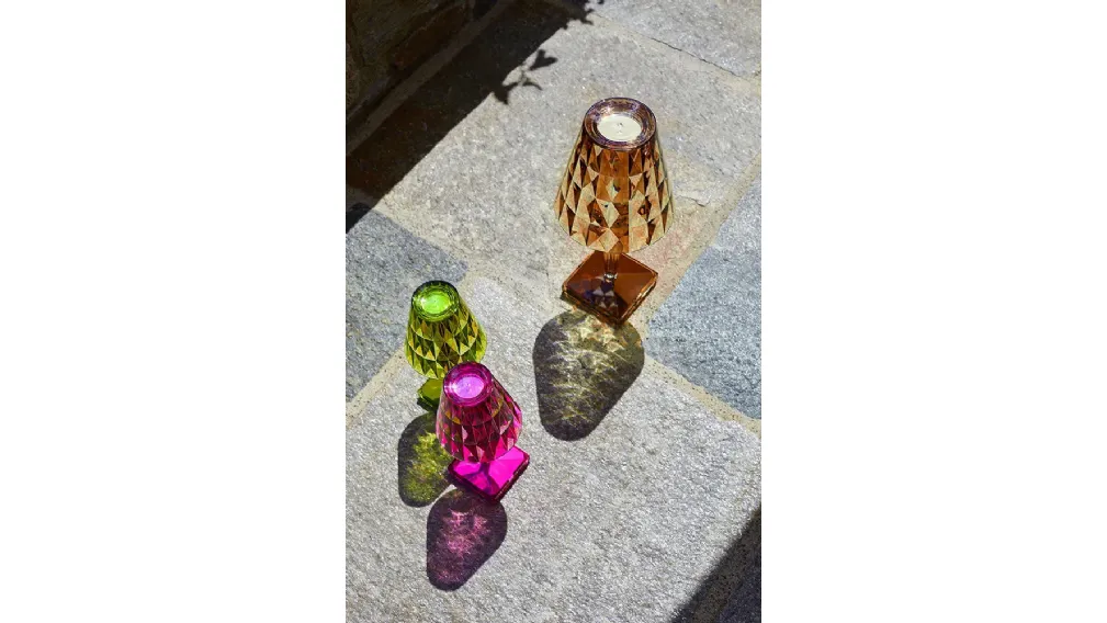 Lampada ricaricabile Big Battery Outdoor in plexiglas di Kartell