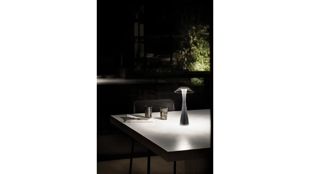 Lampada da tavolo Space di Kartell