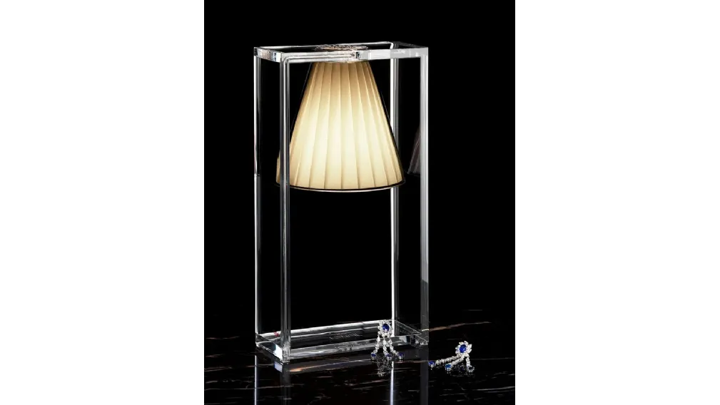 Lampada da tavolo Light Air in policarbonato e tessuto di Kartell