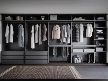 Cabina Armadio Ben in laccato opaco ed Ecolegno di Novamobili