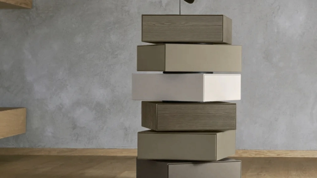 Cassettiera Domino Giro in laccato e legno di Sangiacomo