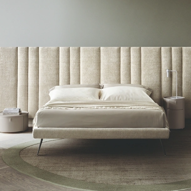 Letto Galassia in tessuto imbottito di San Lorenzo
