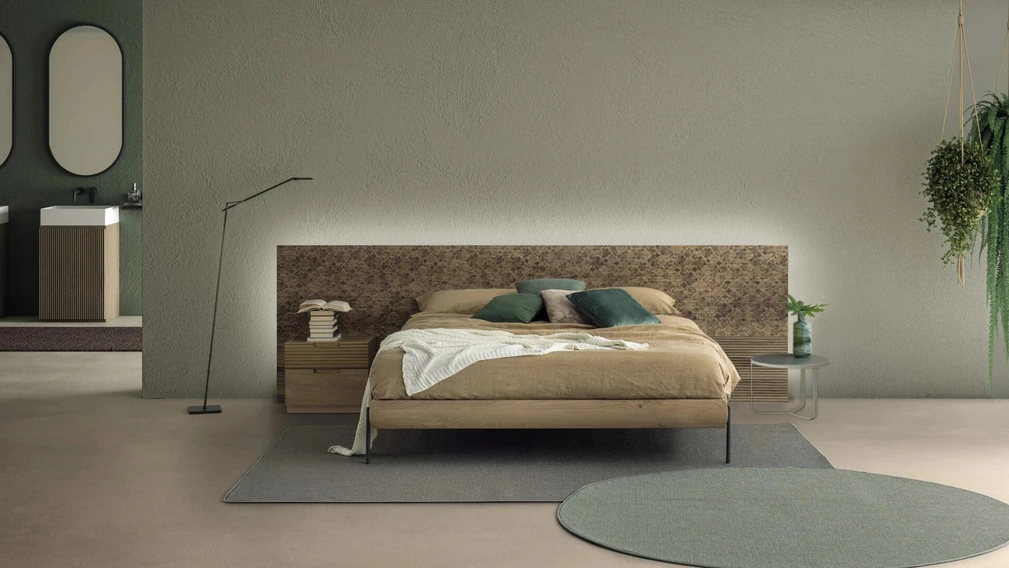 Letto Zen con testiera a terra di Devina Nais