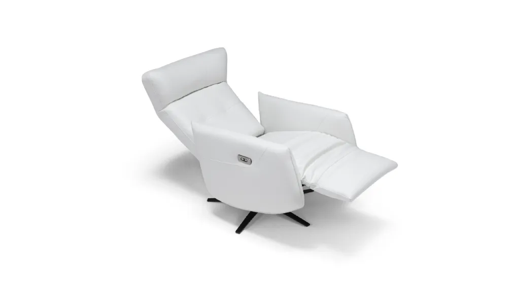 Poltrona Relax in pelle con schienale reclinabile e poggiapiedi Agon di Franco Ferri