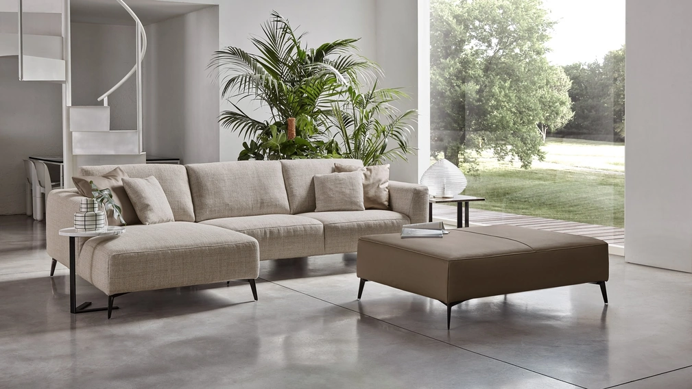 Divano con penisola Liverpool di Rosini Divani