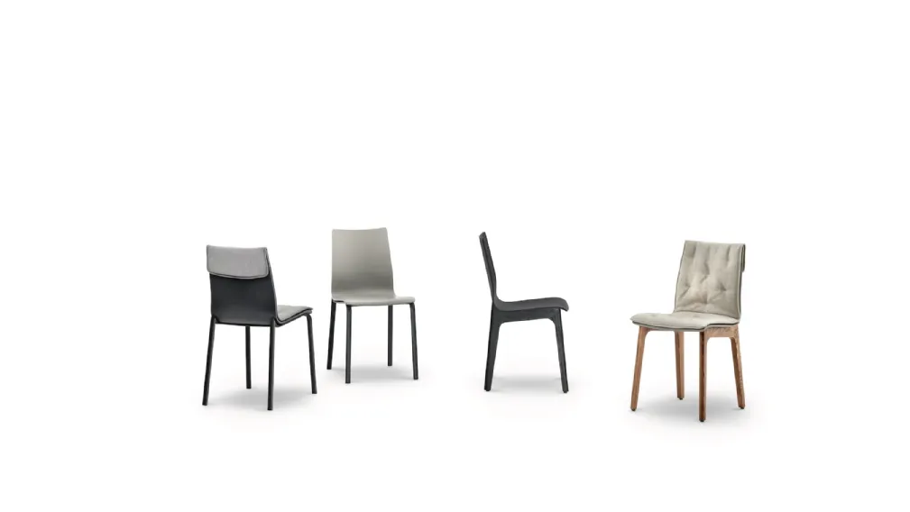 Sedia Alfa con struttura in legno massello e monoscocca in legno laccato di Bontempi
