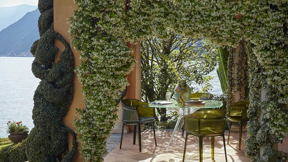 Sedia impilabile Papyrus di Kartell