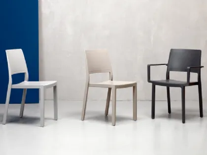 Sedia impilabile con o senza braccioli ergonomica e confortevole Kate di Scab Design