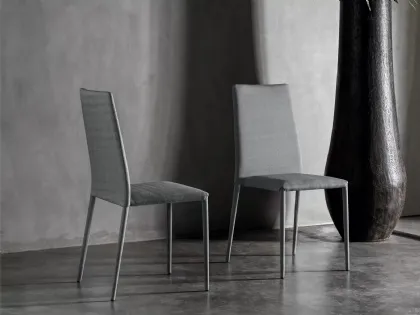 Sedia Malik con schienale ergonomico rivestita in tessuto di Bontempi