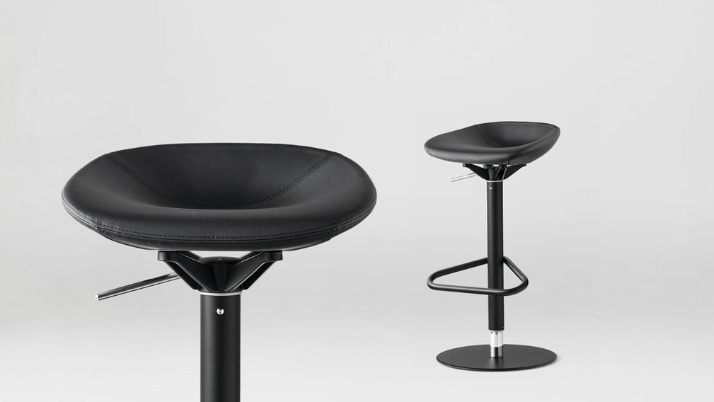Sgabello regolabile in pelle Palm di Calligaris