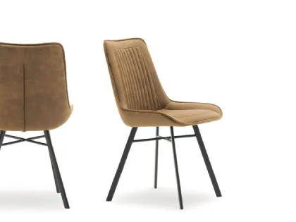 Sedia Sixty in ecopelle di Devina Nais
