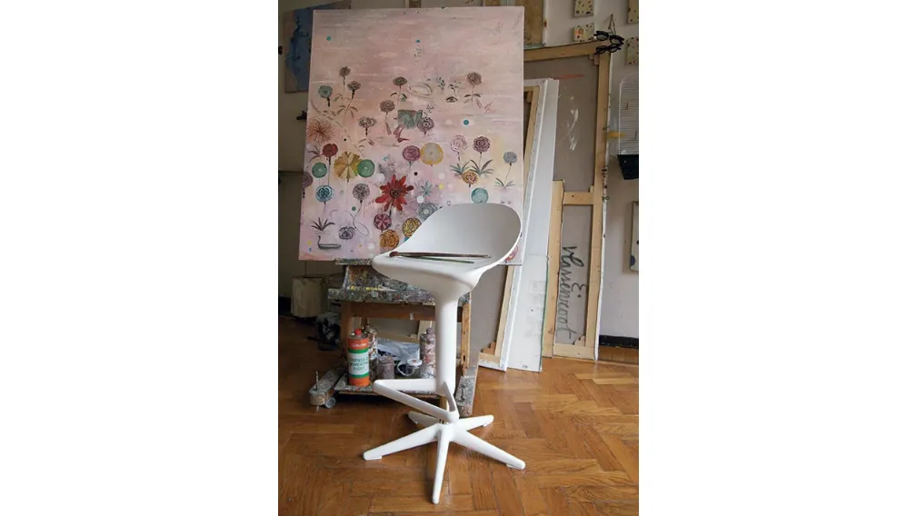 Sgabello Spoon Stool in polipropilene Nero di Kartell