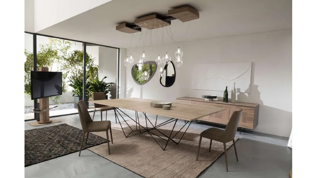 Tavolo rettangolare allungabile in Rovere con base in metallo Fil8 di Ozzio