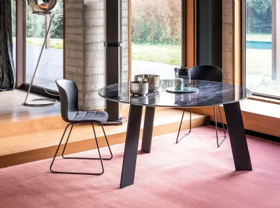 Tavolo Manhattan Rotondo My Glass con top in vetro e base centrale in legno di Devina Nais