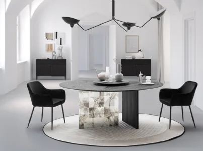Tavolo Manhattan Slice con piano in Rovere e base in vetro con decoro e legno di Devina Nais