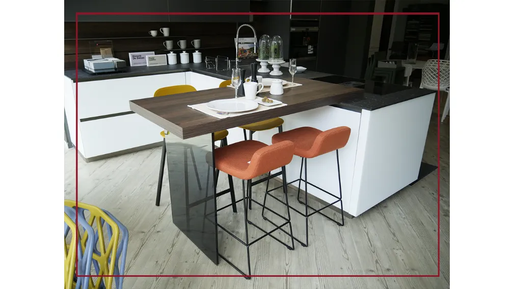 cucina arredo3 modello glass2.0 con piano snack in vetro legno melaminico elettrodomestici completi casarredo caiazzo taranto saldi outlet san giorgio ionico promozioni cucine moderne