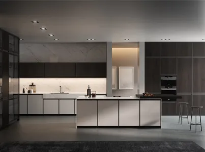 Cucina Moderna con isola in vetro opaco Bianco e Nebbia con top in Laminam Statuarietto Kronos di Arredo3