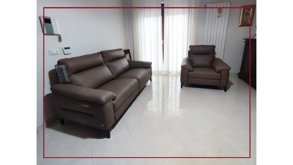 Per un maggiore #RELAX, è sempre meglio scegliere le sedute con movimentazione elettrica. ​​​​​​​E' quello che hanno scelto i nostri clienti per il divano e poltrona modello #OLIVER in pelle. CASARREDO caiazzo taranto saldi outlet san giorgio ionico arred