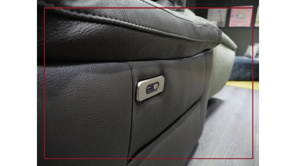divano 3 posti belter tre posti di egoitaliano in pelle grigio scuro casarredo caiazzo saldi san giorgio ionico sconti taranto black friday