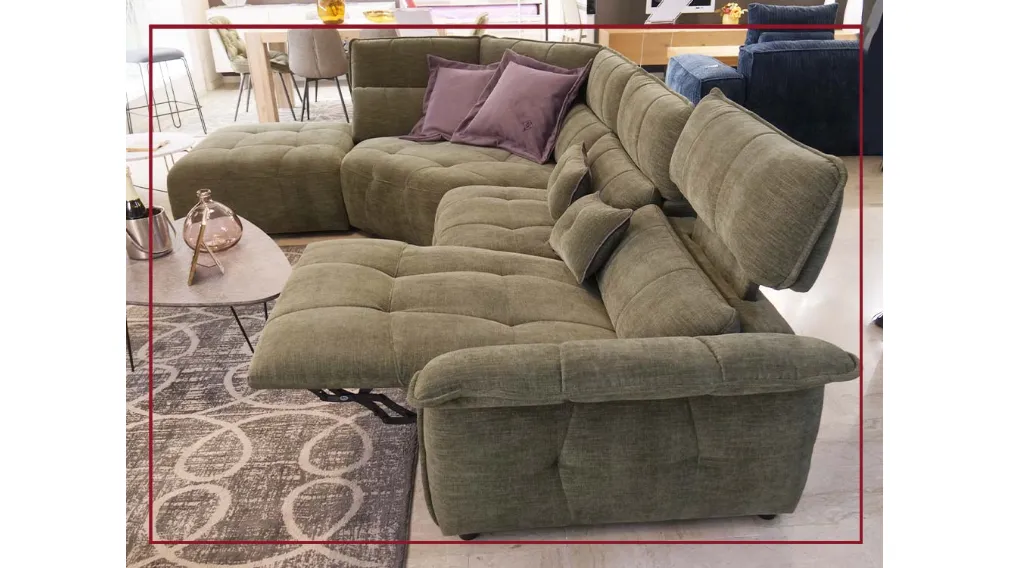 Borg, un modello diventato iconico per la sua contemporaneità, che lo pone al centro dell’idea stessa di living moderno. Si fonda infatti sull’equilibrio perfetto tra forma e funzionalità, eleganza e praticità. Il comfort è il suo punto di forza, enfatizz