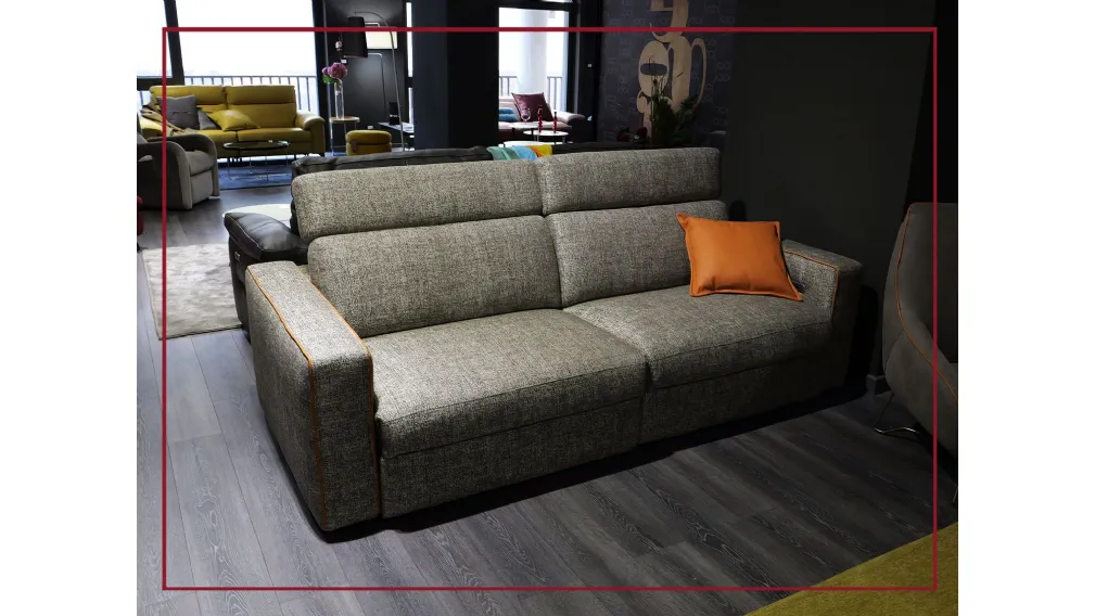 Divano con due sedute relax modello kuby di egoitaliano in tessuto a prezzi bassi black friday casarredo caiazzo saldi san giorgio ionico salotti divani outlet taranto arredamento interni salottificio made in italy