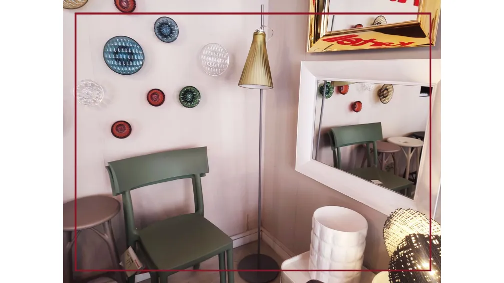 LAMPADA DA TERRA K-LUX DI KARTELL A PREZZO RIBASSATO SUPER SCONTI LAMPADA DA COMODINO TAVOLO KARTELL MODELLO TEA sospensione khan di kartell lampadario khan di kartell scontato a prezzo ribassato taranto saldi estivi san giorgio ionico saldi autunnali sal