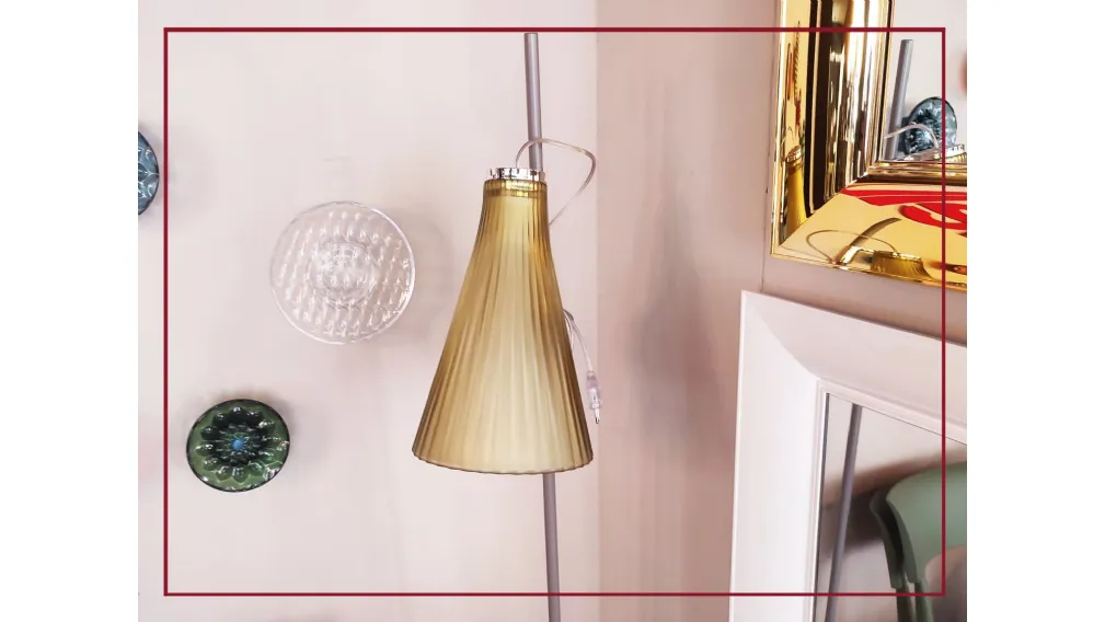 LAMPADA DA TERRA K-LUX DI KARTELL A PREZZO RIBASSATO SUPER SCONTI LAMPADA DA COMODINO TAVOLO KARTELL MODELLO TEA sospensione khan di kartell lampadario khan di kartell scontato a prezzo ribassato taranto saldi estivi san giorgio ionico saldi autunnali sal