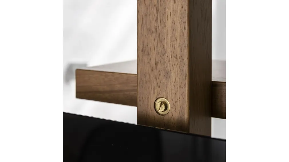  ADELAIDE WOOD TV