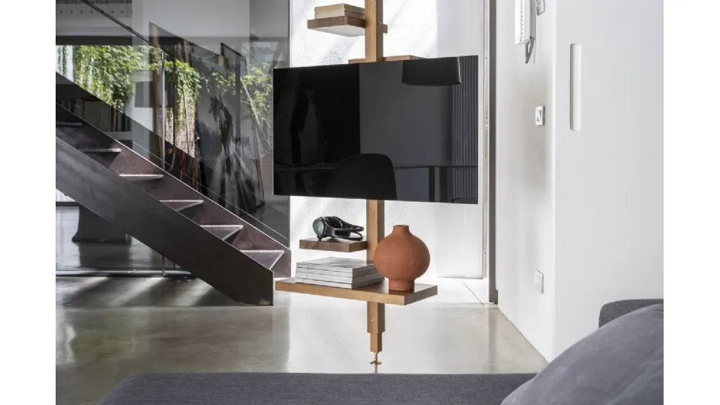 ADELAIDE WOOD TV