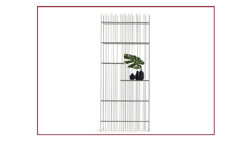  Scheda informativa del prodotto Metrica Total Black è una libreria da parete, un'esclusiva Mohd. Progettata da CtrlZak per il brand Mogg, realizzata con tondini d'acciaio con finitura nera e con ripiani fumè in cristallo.  Metrica è la libreria del tuo l
