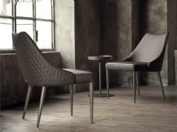 Scopri la poltrona Clara in acciaio di Bontempi: eleganza e comfort per il tuo salotto