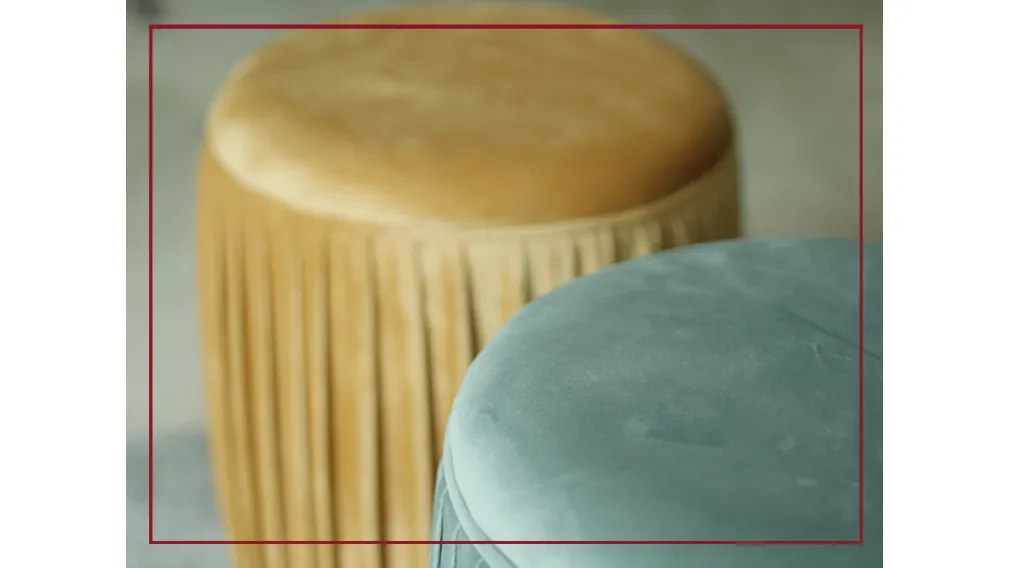 CASARREDO CAIAZZO TARANTO SAN GIORGIO IONICO PROMOZIONIN STONES POUF DIVaANI OUTLET Scopri imbottiti in metallo: scopri Pouf Cora e valorizza i tuoi locali Questa proposta di Pouf Cora di Stones in tessuto è, tra uno dei differenti modelli di Salotti mode