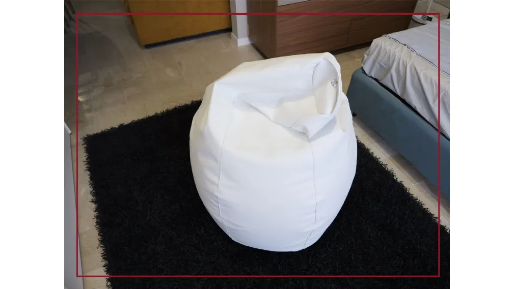 SACCO MOLLI - LA SEGGIOLA Riempi di colore, design e creatività l'arredo della zona living della tua casa, con i pouf sacco Arvid, dotati di rivestimento sfoderabile in ecopelle in varie colorazioni. Un ottimo modo per aggiungere colore all'arredamento e 