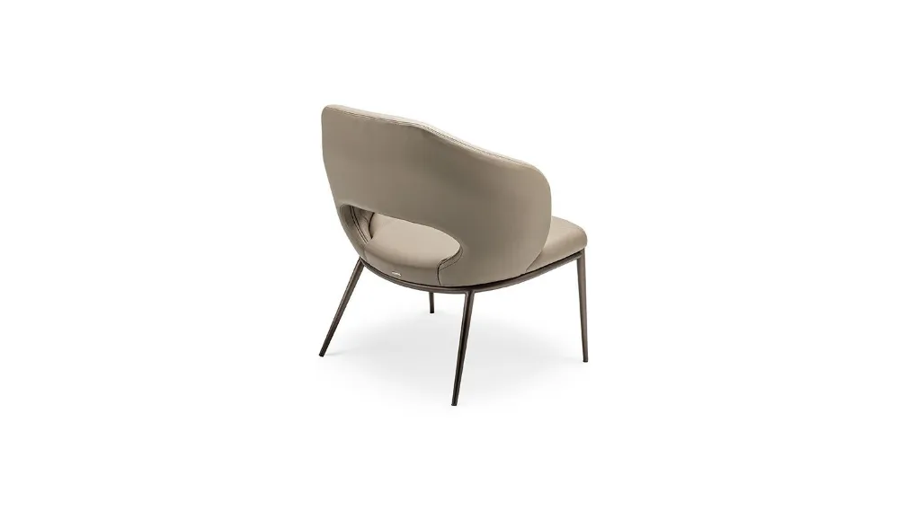 MIRANDA LOUNGE