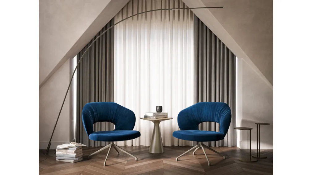MIRANDA LOUNGE