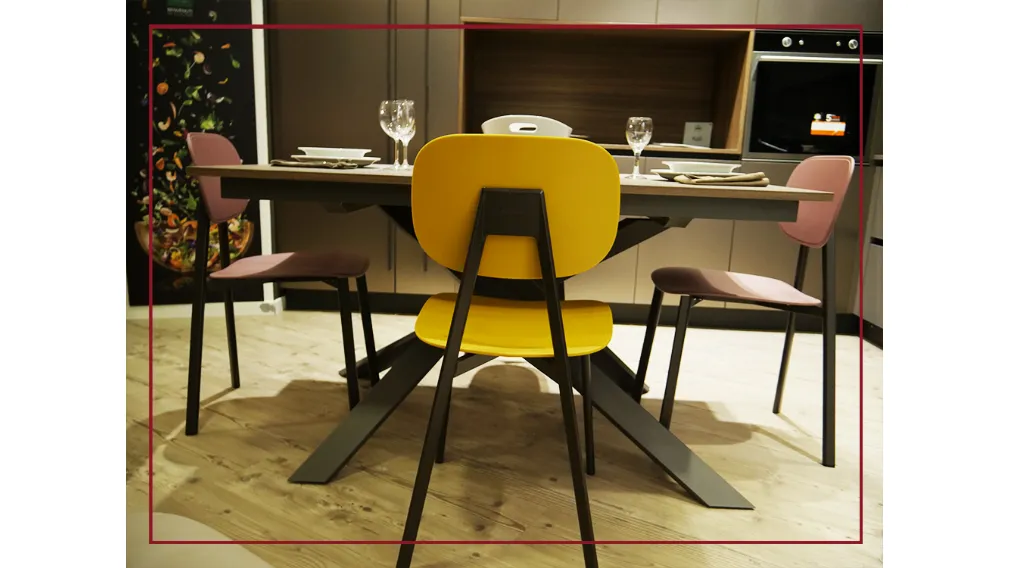 SEDIA TATA GIALLA E ROSSA SAN GIORGIO IONICO SCONTATA SALDI SCONTI TARANTO POINTHOUSE SGABELLI CASARREDO CAIAZZO