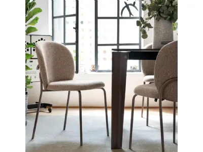Scopri le sedie cozy mid connubia per un arredamento casa di stile ed eleganza