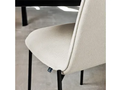 Sedie riley 2 connubia: arreda la tua casa con stile ed eleganza
