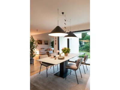 Sedie sixty connubia: arredamento casa con stile e comfort