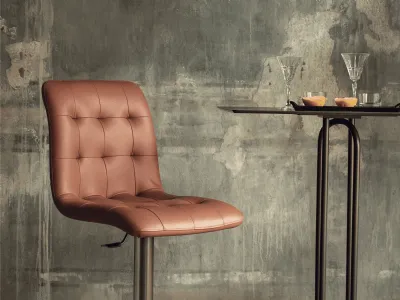 Sgabello Kuga girevole di Bontempi: arreda la tua casa con stile ed eleganza