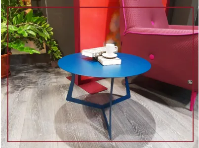 Rendi spaziale il tuo living con i tavolini in metallo della collezione PLANET Collection. Dalle forme geometriche e definite sono disponibili in vari colori.  STRUTTURA: In metallo da mm 4 con finitura in vernici a polvere epossidica. COLORE TITANIO  MIU