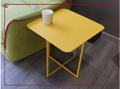 Per gli altri sono solo servetti, per noi invece sono i SELFY. Sono i tavolini da divano con struttura in metallo disponibili in diversi colori e dimensioni, che arredano con funzionalità ogni living. Scegli quello che completa meglio il tuo divano.  MISU