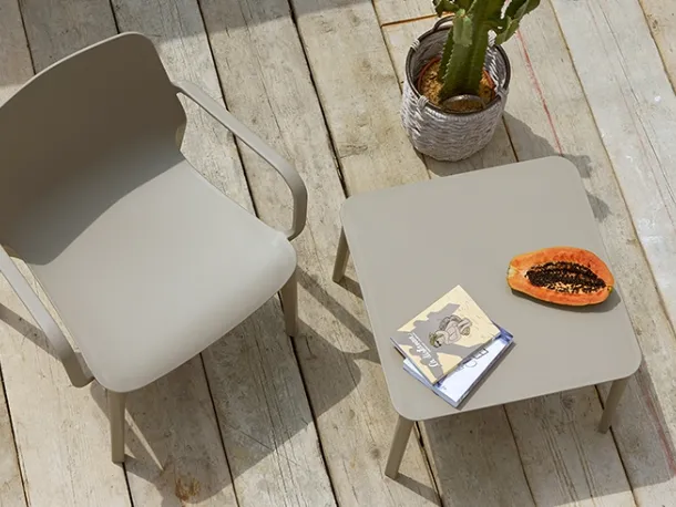 Tavolino in plastica Argo di Scab Design