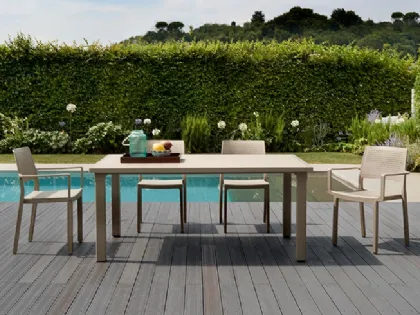 Sedia per outdoor in plastica con o senza braccioli Emi di Scab Design