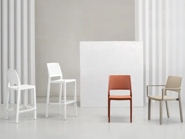Sgabello e sedie Emi di Scab Design